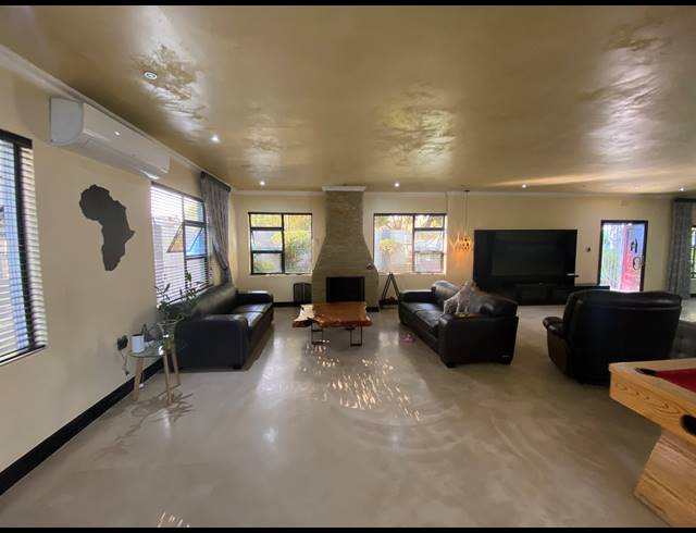 3 BEDROOM FREEHOLD FOR SALE IN RYNFIELD